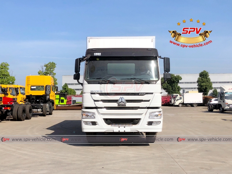 10 Tons Isothermal Van Truck Sinotruk - F 10 Tons Isothermal Van Truck Sinotruk - F